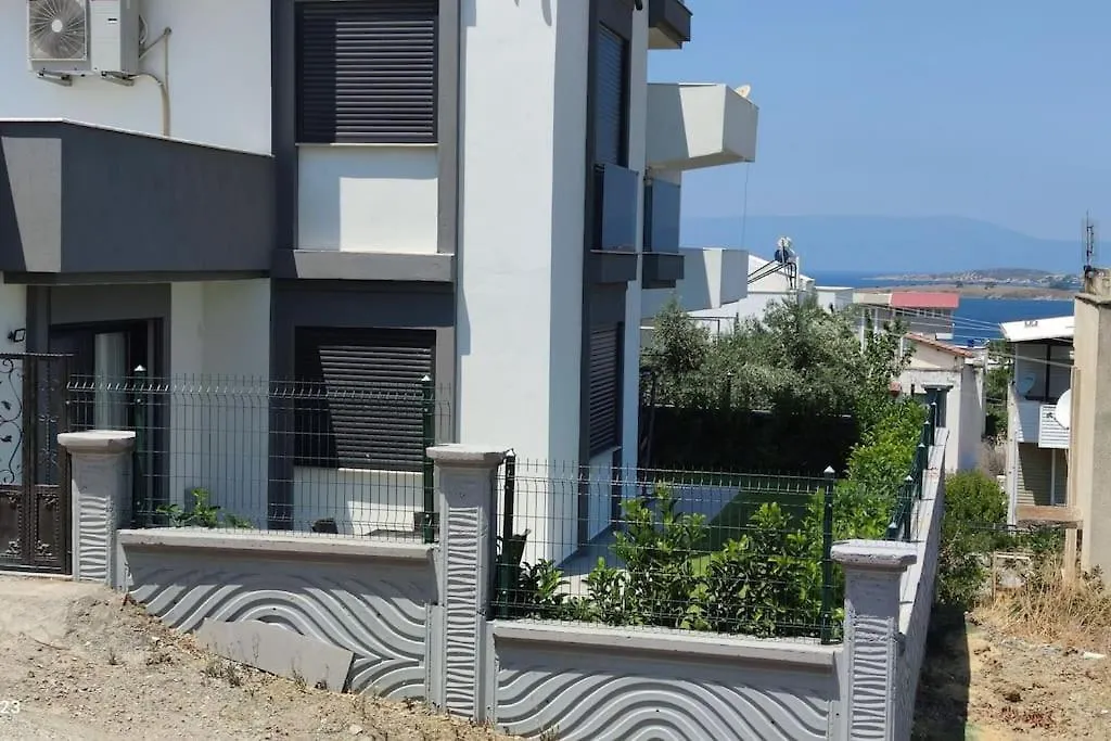 Bahce Kati Stuedyo Daire 1 Deniz Manzarali Seferihisar